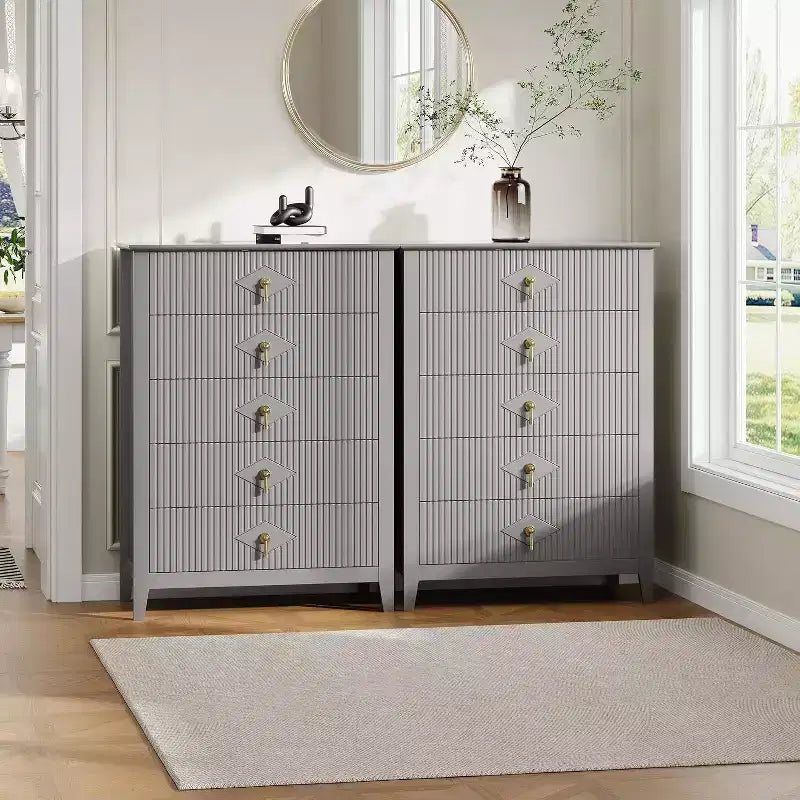 Commode cannelée, Organiseur moderne avec tiroirs profonds