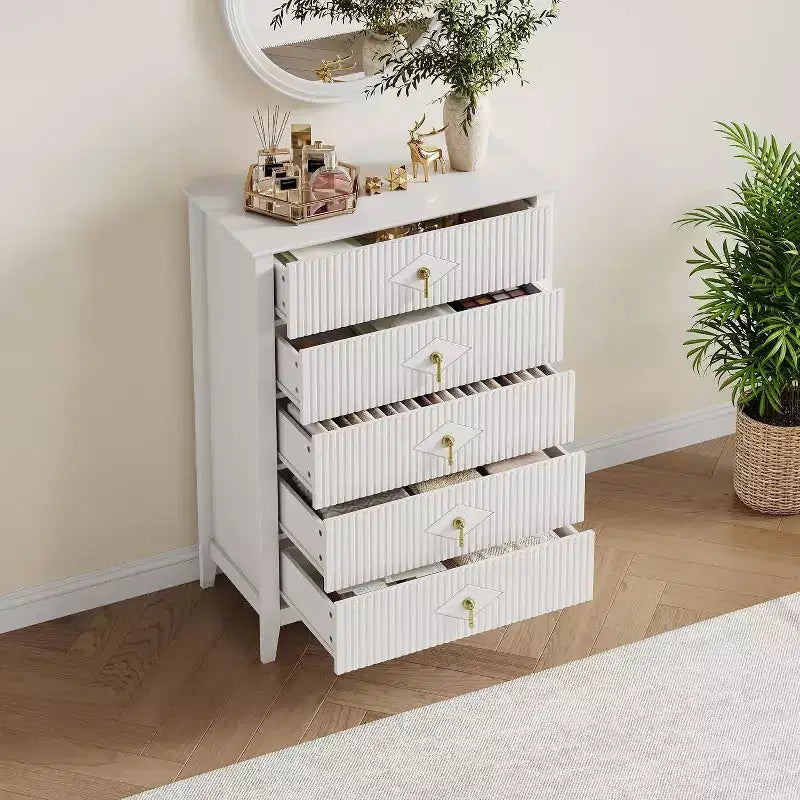 Commode cannelée, Organiseur moderne avec tiroirs profonds