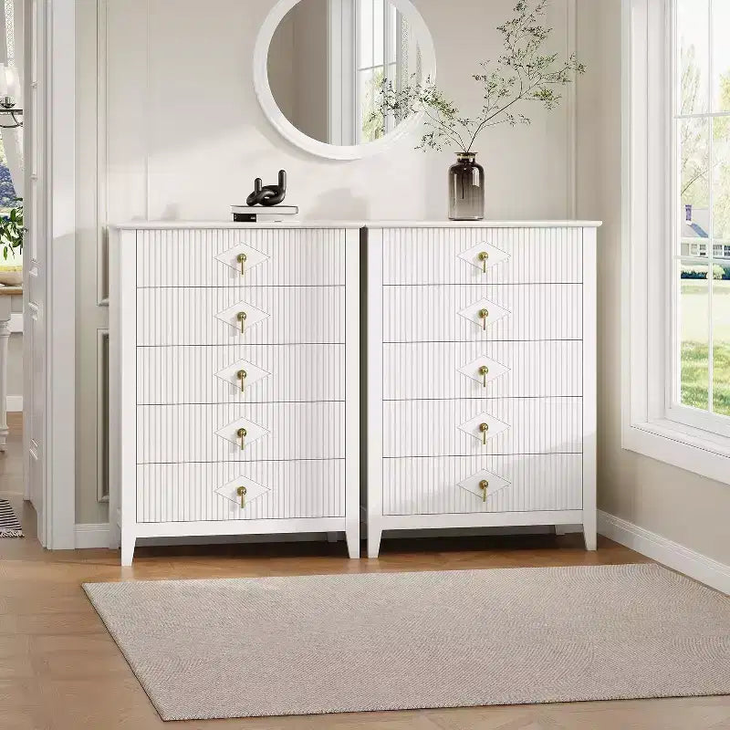 Commode cannelée, Organiseur moderne avec tiroirs profonds