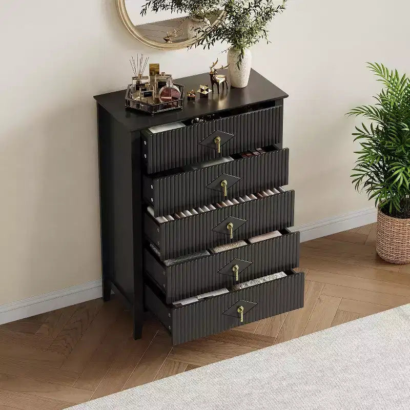 Commode cannelée, Organiseur moderne avec tiroirs profonds